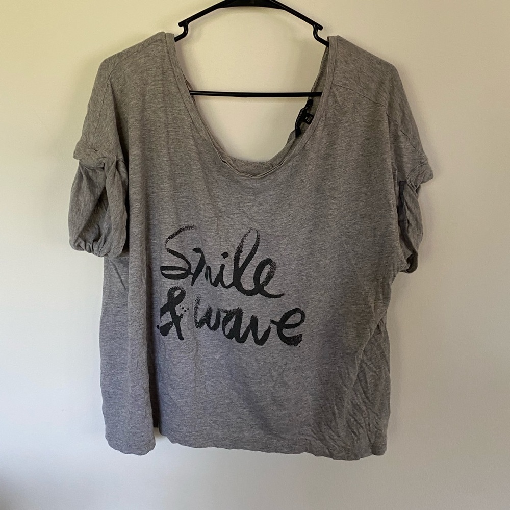 smile and wave baggy tee